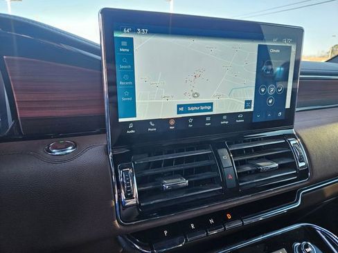 Used 2024 Lincoln Navigator Reserve image 11