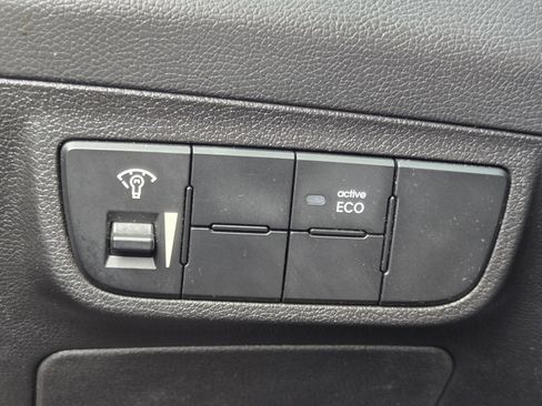 Used 2015 Hyundai Veloster Turbo FWD image 20