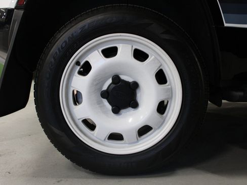 Used 2025 Land Rover Defender 110 S image 20