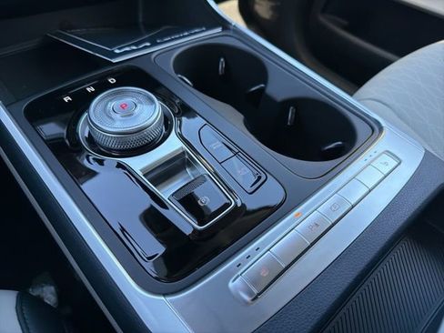 New 2026 Kia Carnival EX FWD image 25