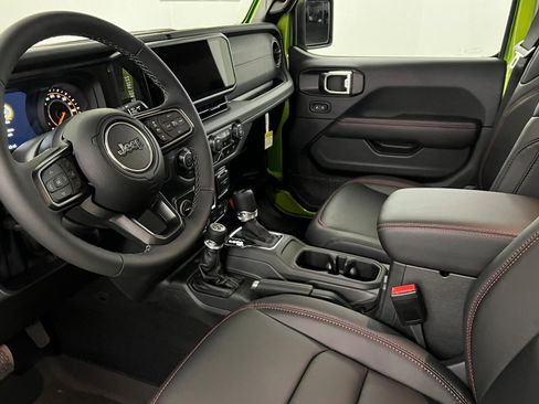 New 2025 Jeep Gladiator Rubicon image 15