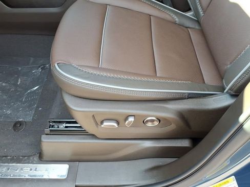 New 2026 GMC Sierra 1500 Denali w/ Denali Reserve Package AWD/4WD image 18