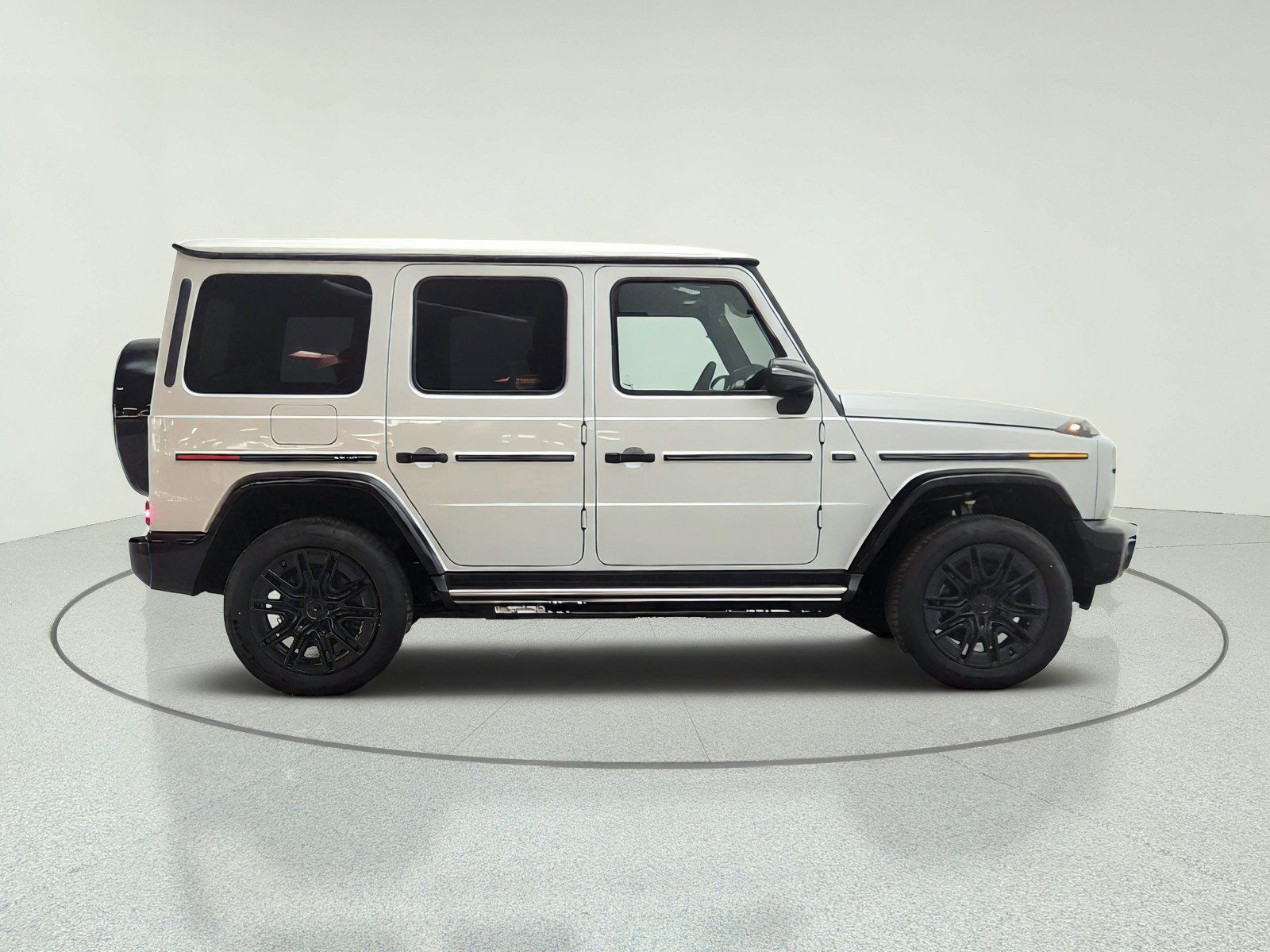 New 2027 Mercedes-Benz G 580 e image 4