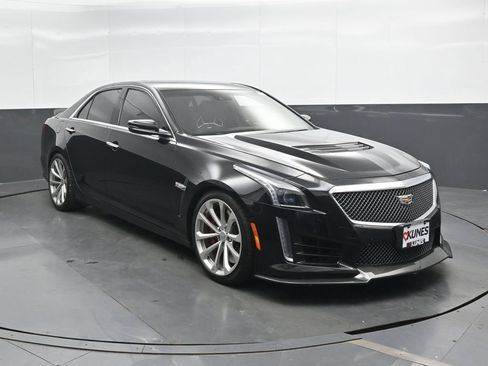 Used 2018 Cadillac CTS V w/ Carbon Fibre Package RWD image 5