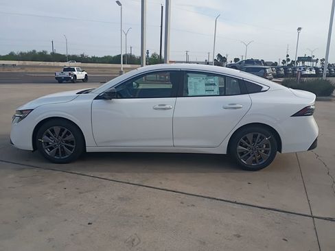New 2026 Nissan Sentra SL w/ Floor Mat Package image 3