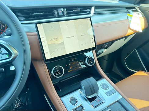 New 2026 Jaguar F-PACE R-Dynamic S image 28