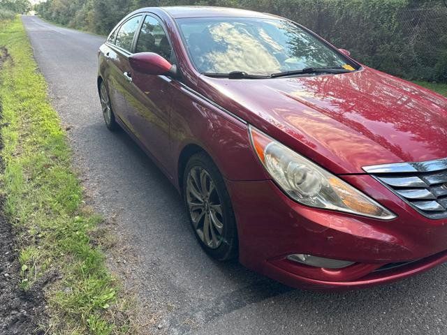 Used 2011 Hyundai Sonata SE FWD image 3