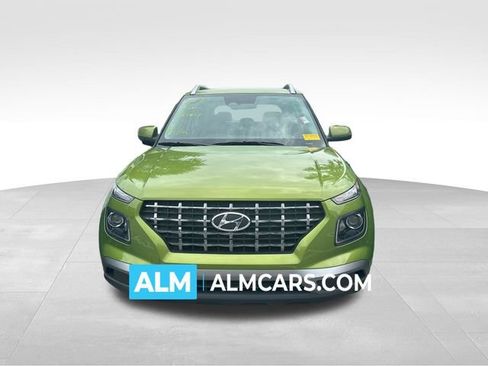 Used 2024 Hyundai Venue SEL FWD image 1