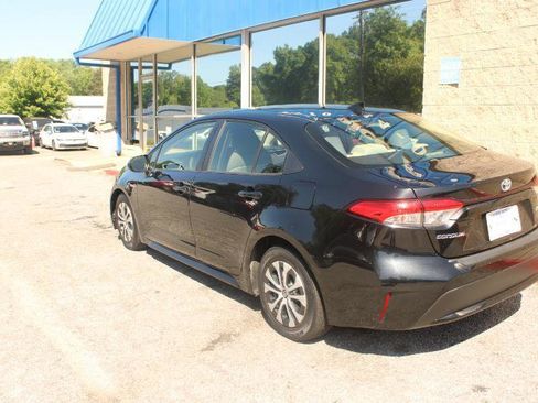 Used 2020 Toyota Corolla LE image 4