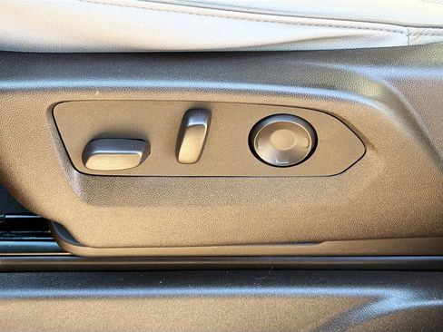 Used 2024 GMC Yukon SLT image 26