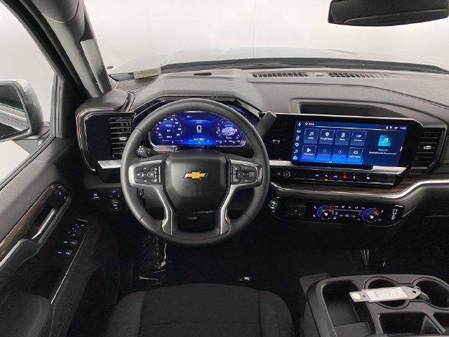 Certified 2026 Chevrolet Silverado 1500 LT AWD/4WD image 15