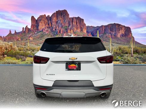 Used 2025 Chevrolet Blazer LT FWD image 7