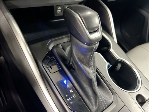 Used 2022 Toyota Highlander XLE image 16