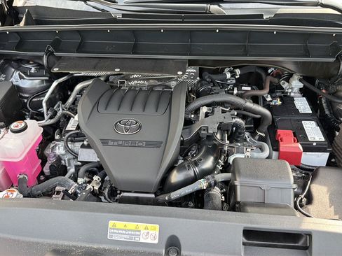 Used 2024 Toyota Highlander Platinum FWD image 36
