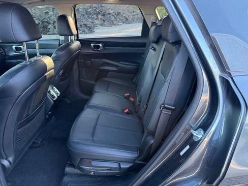 Used 2021 Kia Sorento S w/ Panoramic Sunroof Package FWD image 15