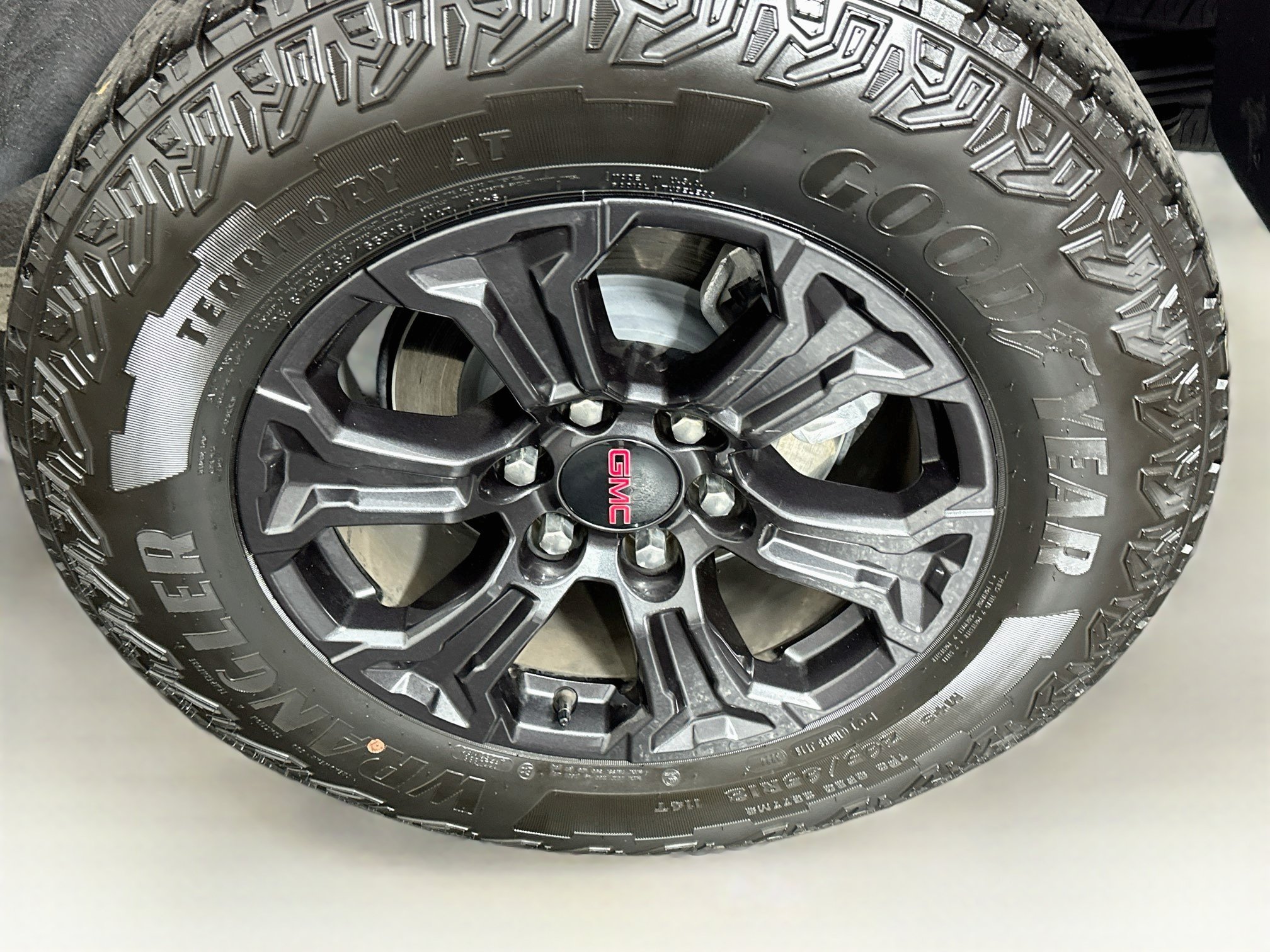 Used 2024 GMC Canyon Elevation w/ Convenience Package AWD/4WD image 11