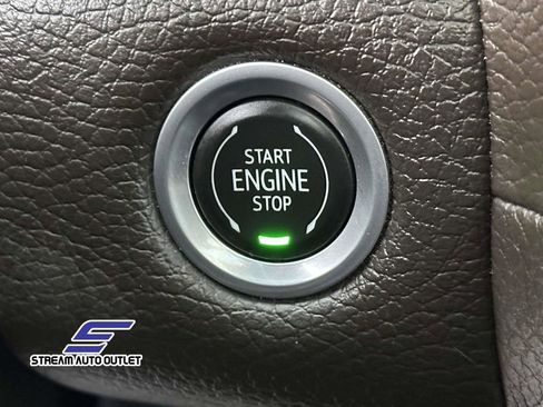 Used 2022 GMC Yukon XL Denali image 28