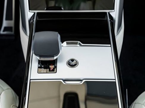 New 2026 Land Rover Range Rover SE AWD/4WD image 19