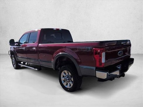 Used 2019 Ford F350 Lariat w/ Chrome Package image 7