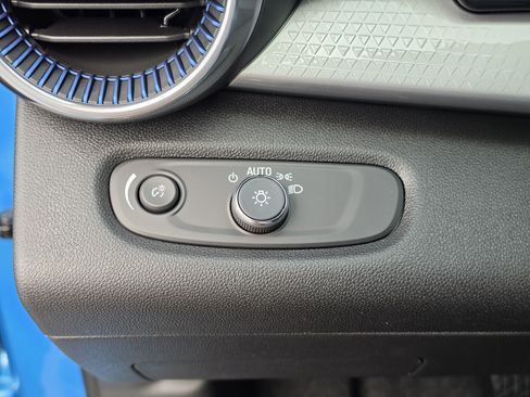 New 2026 Chevrolet Trax LT w/ Sunroof Package FWD image 32