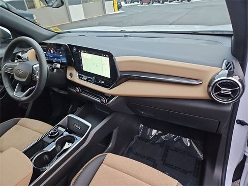 Used 2026 Chevrolet Equinox ACTIV w/ Convenience Package III image 29