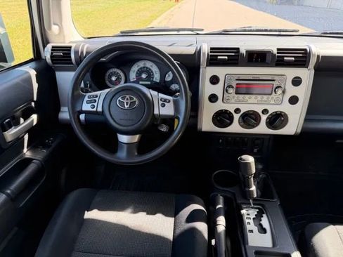 Used 2012 Toyota FJ Cruiser 4WD w/ Convenience Pkg image 30