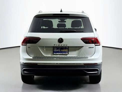 Used 2023 Volkswagen Tiguan SE AWD/4WD image 6