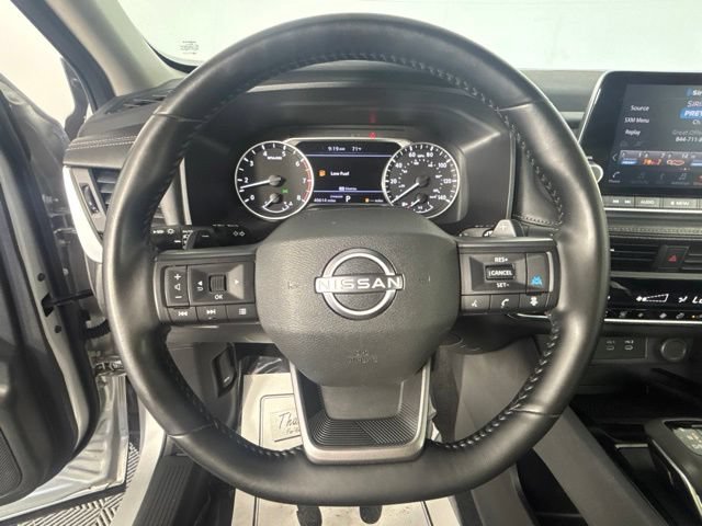 Used 2025 Nissan Rogue SV FWD image 4