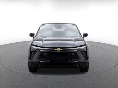 Used 2026 Chevrolet Blazer LT FWD image 2