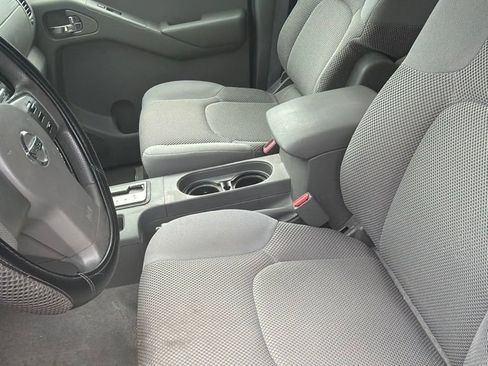 Used 2012 Nissan Frontier SV RWD image 2