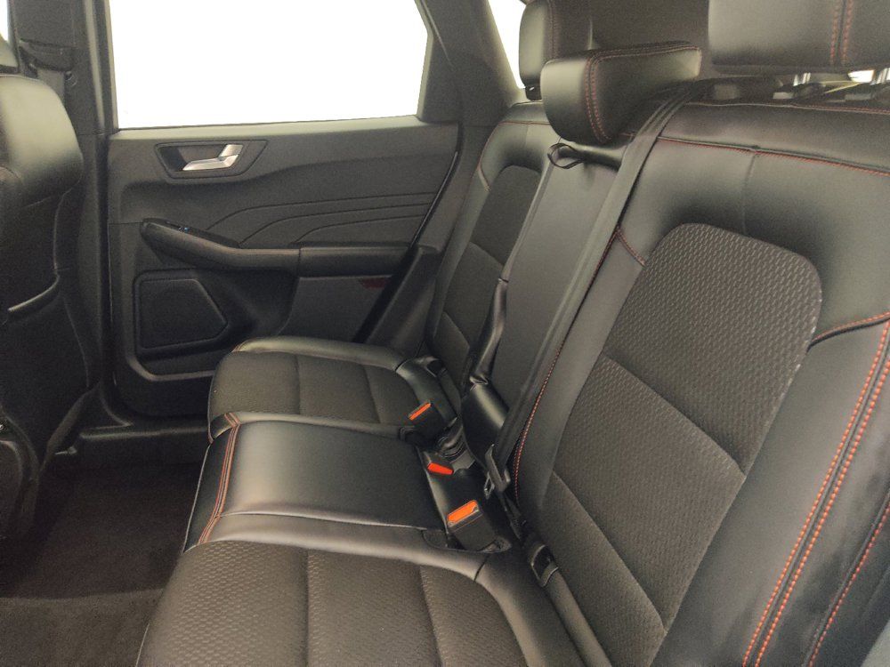 Used 2025 Ford Escape ST-Line FWD image 18