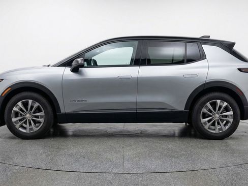 Used 2025 Chevrolet Equinox LT image 3