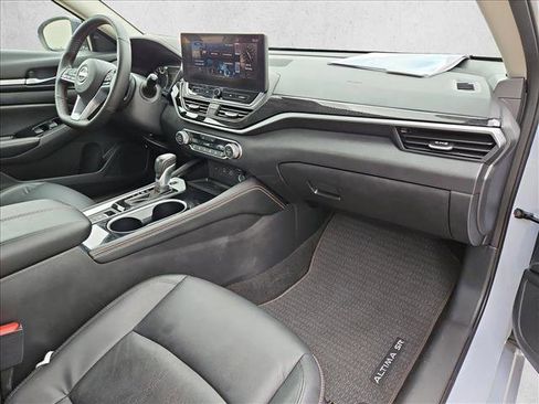 Used 2025 Nissan Altima 2.5 SR w/ SR Premium Package AWD/4WD image 22