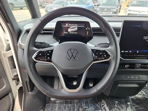 Used 2025 Volkswagen ID. Buzz Pro S RWD image 16