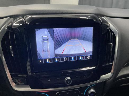 Used 2021 Chevrolet Traverse LT w/ LT Premium Package image 28