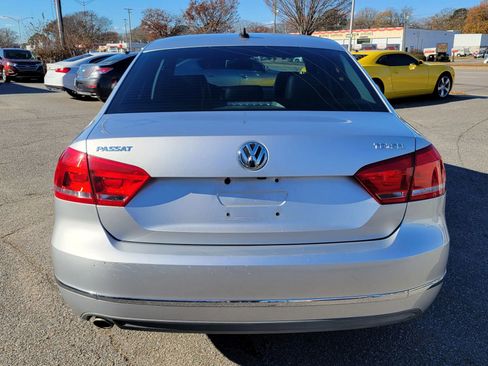 Used 2013 Volkswagen Passat TDI SEL Premium image 4
