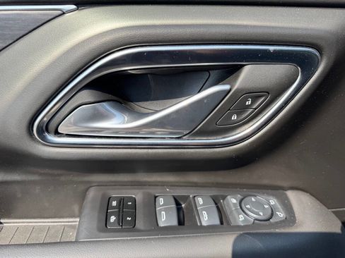 Used 2024 GMC Yukon XL SLT image 12