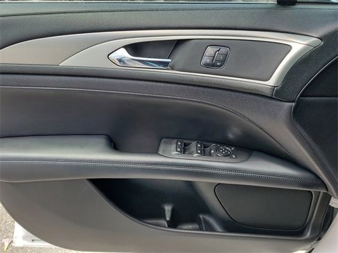 Used 2017 Lincoln MKZ Premiere image 28