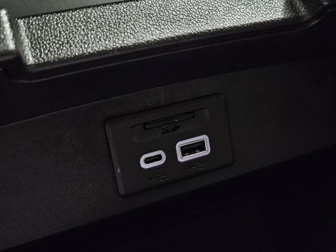 Used 2021 Chevrolet Tahoe Z71 w/ Rear Media and Nav Package image 18