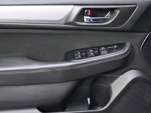 Used 2018 Subaru Outback 2.5i Premium image 19