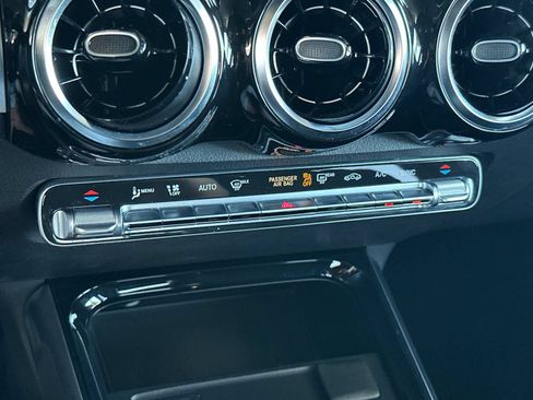 Certified 2022 Mercedes-Benz GLB 250 image 23