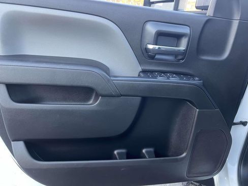 Used 2016 GMC Sierra 2500 4x4 Crew Cab w/ Sierra Convenience Package image 18