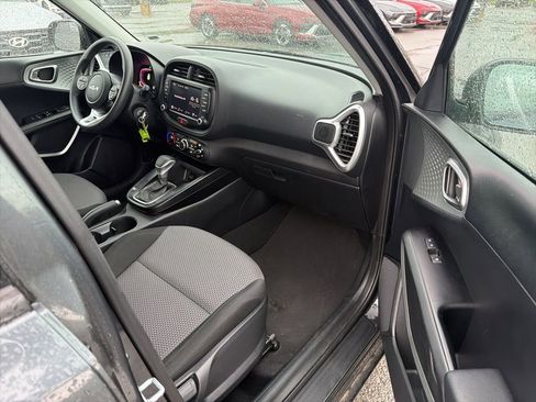 Used 2024 Kia Soul LX w/ Option Group 015 FWD image 23