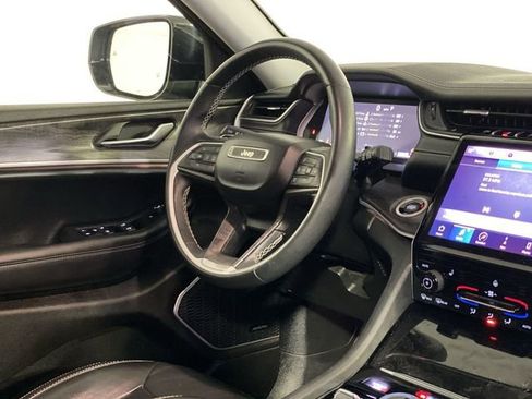 Used 2022 Jeep Grand Cherokee L Limited image 10