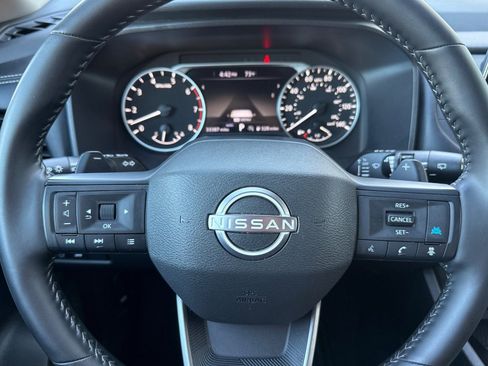 Used 2025 Nissan Rogue SV AWD/4WD image 30