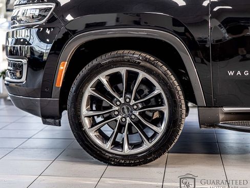 Used 2022 Jeep Wagoneer Series II w/ Premium Group I AWD/4WD image 7