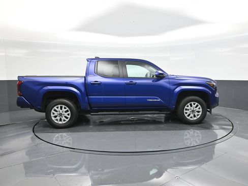 Used 2025 Toyota Tacoma SR5 w/ SR5 Upgrade Package AWD/4WD image 26