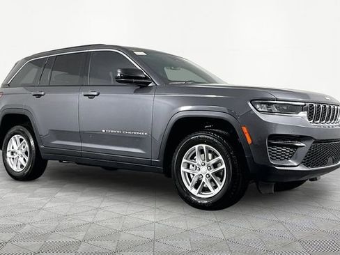 New 2026 Jeep Grand Cherokee Laredo image 3