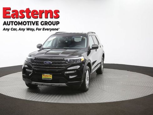 Used 2023 Ford Explorer XLT w/ Equipment Group 202A AWD/4WD image 53
