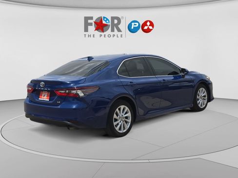 Used 2023 Toyota Camry LE FWD image 5